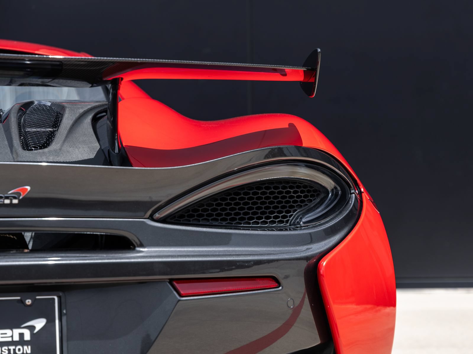 Used 2016 McLaren 570S Coupe RWD image 14