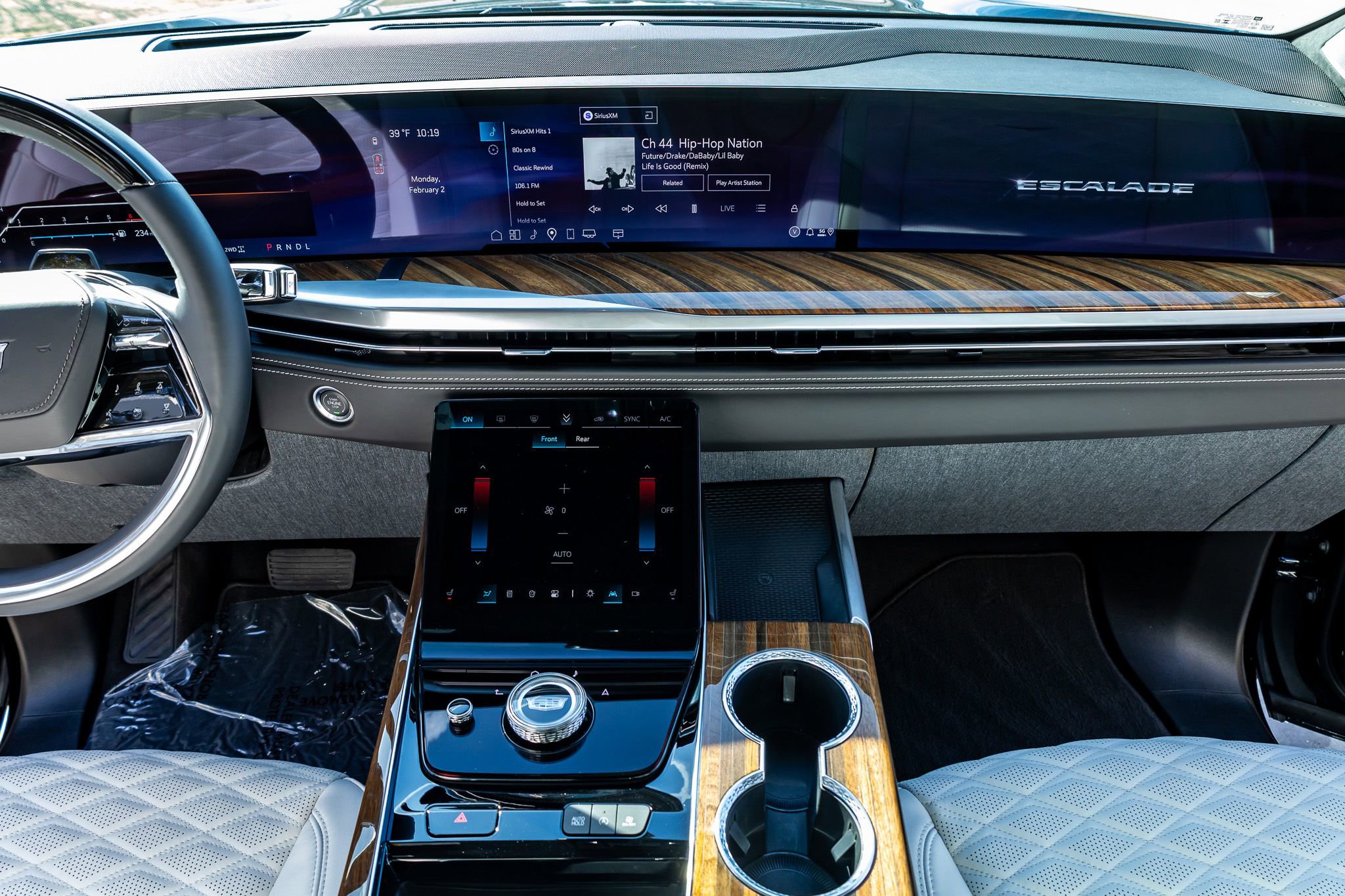 Used 2026 Cadillac Escalade ESV Platinum Sport w/ LPO, ONYX Package image 23