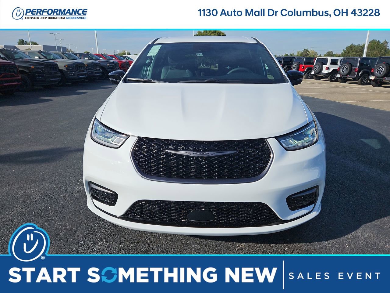 New 2026 Chrysler Pacifica Select image 2