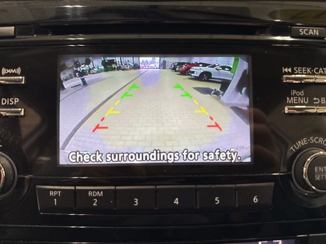 Used 2017 Nissan Rogue SV image 17