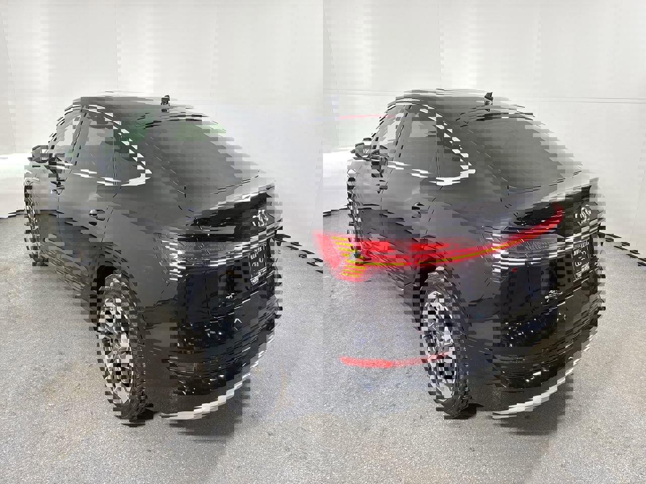 Used 2020 Audi e-tron Premium Plus image 5