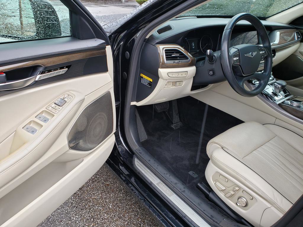 Used 2017 Genesis G90 3.3T Premium image 8