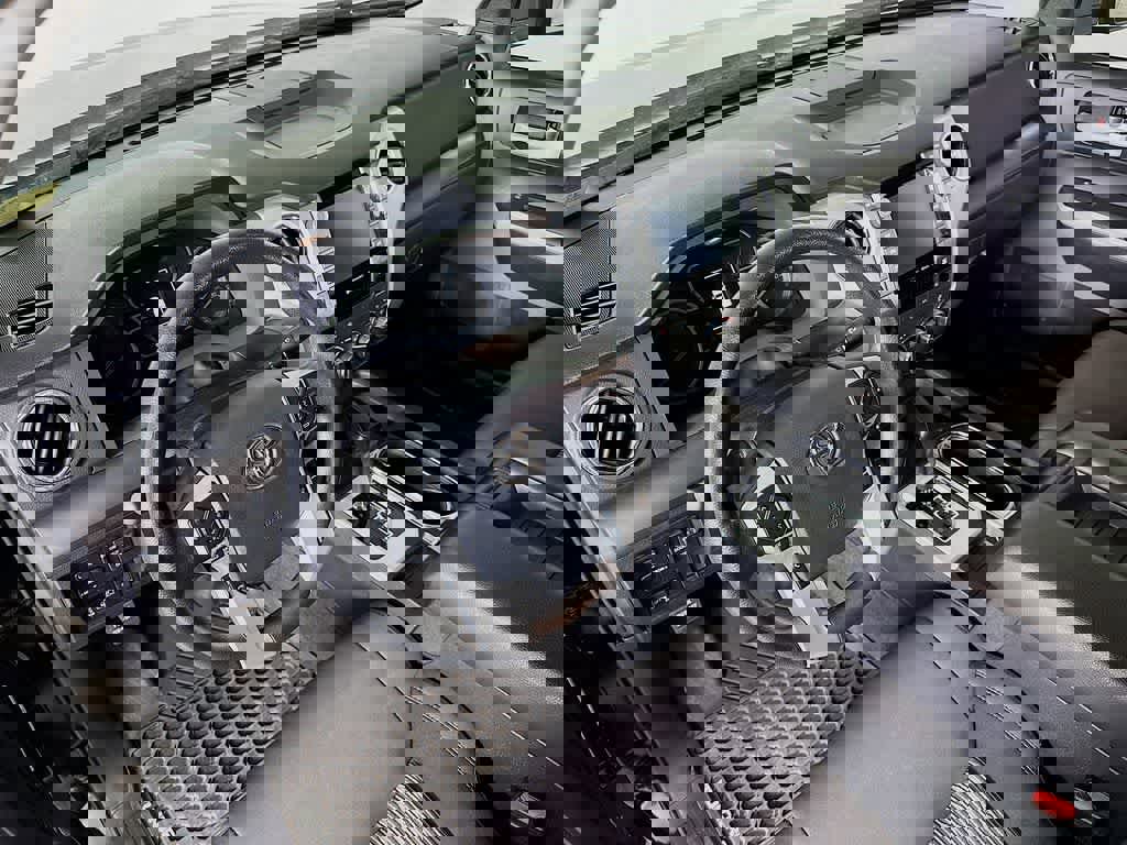 Used 2020 Toyota Tundra image 2