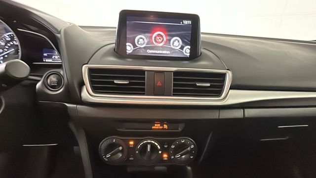 Used 2018 MAZDA MAZDA3 Sport FWD image 23