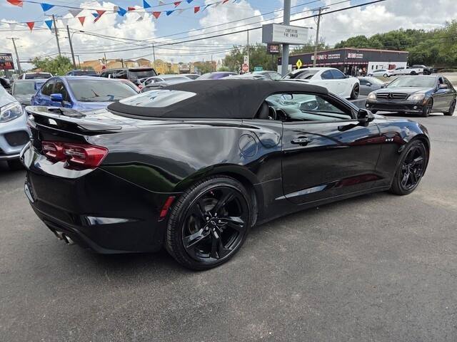 Used 2020 Chevrolet Camaro LT RWD image 17