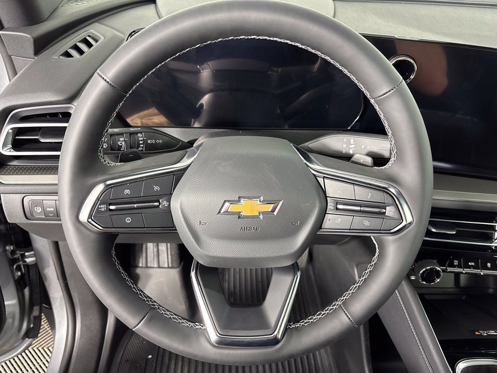 New 2027 Chevrolet Traverse LT w/ LPO, Floor Liner Package FWD image 32