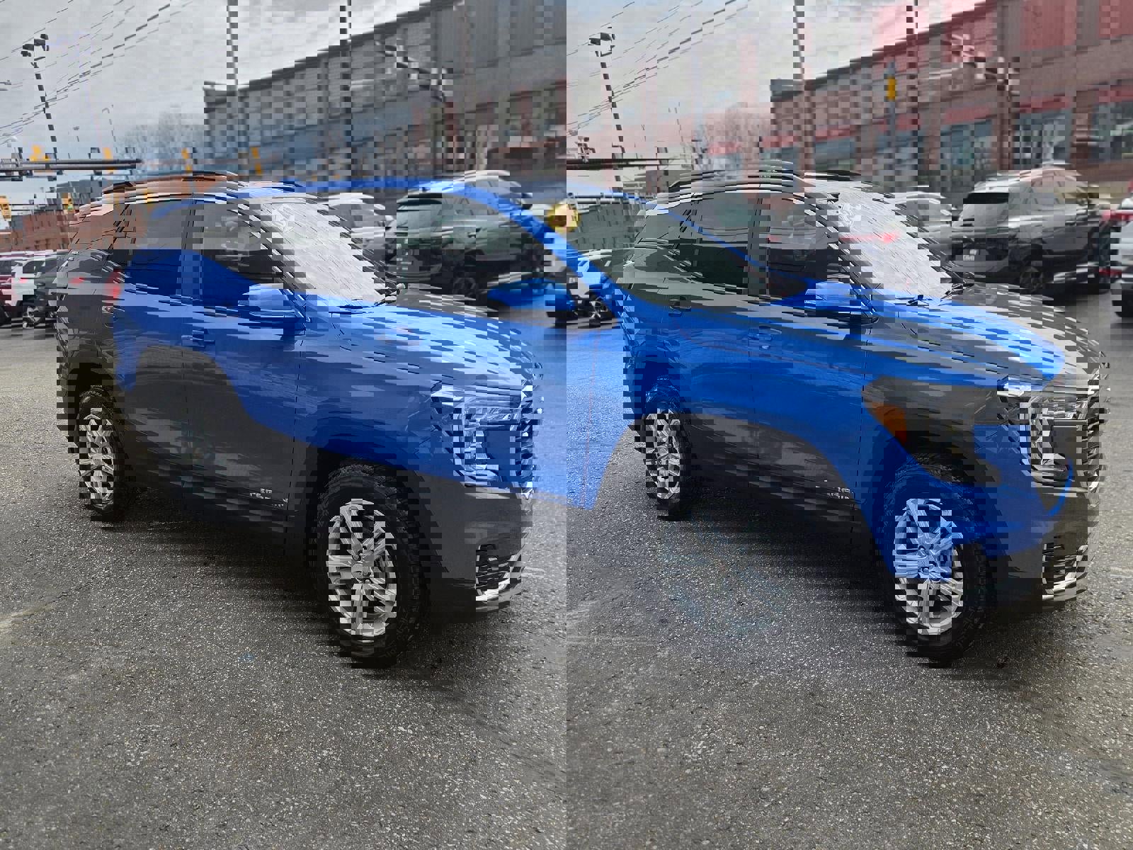 Used 2024 GMC Terrain SLE w/ Driver Convenience Package image 9