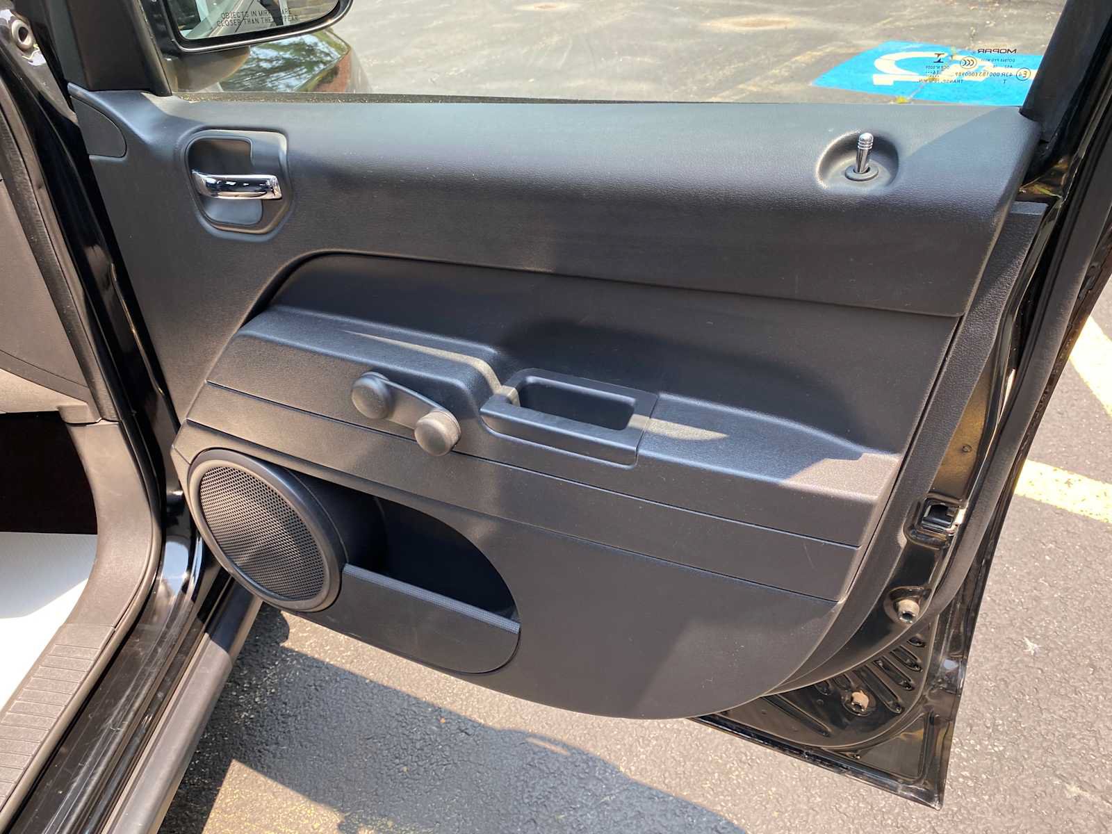 Used 2017 Jeep Compass Sport FWD image 29