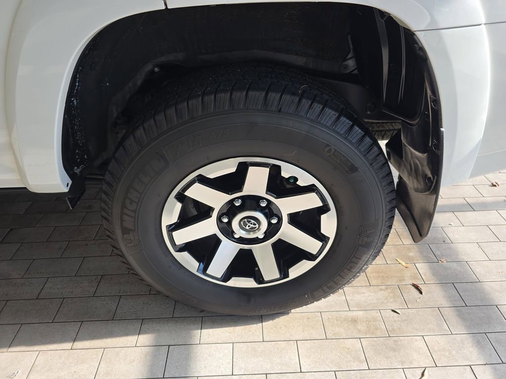 Used 2018 Toyota 4Runner TRD Off-Road image 34