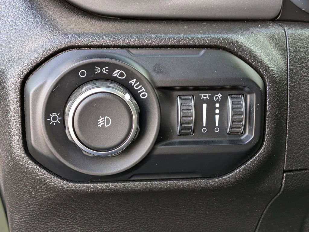 Used 2021 Jeep Wrangler Unlimited Sport image 26