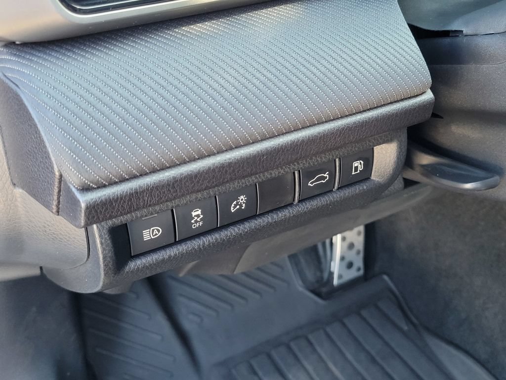 Used 2025 Toyota Camry SE FWD image 15