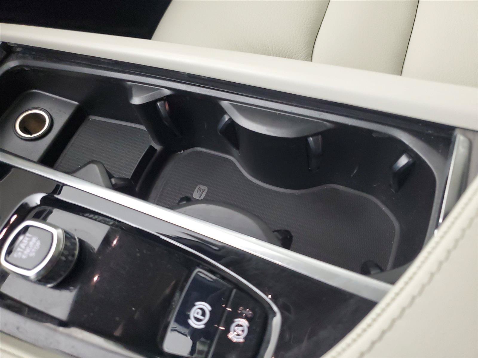 Certified 2025 Volvo XC90 T8 Core AWD/4WD image 31