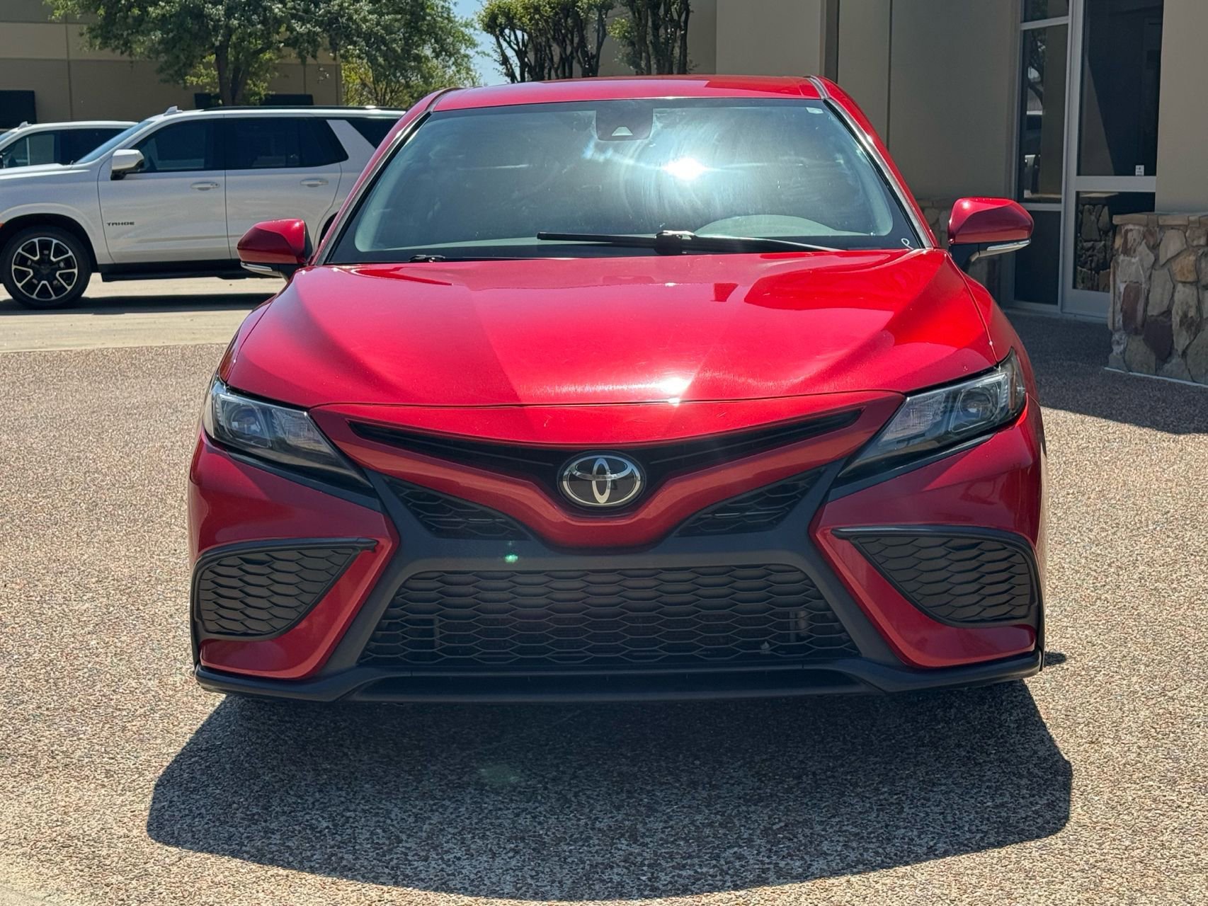 Used 2023 Toyota Camry SE FWD image 5