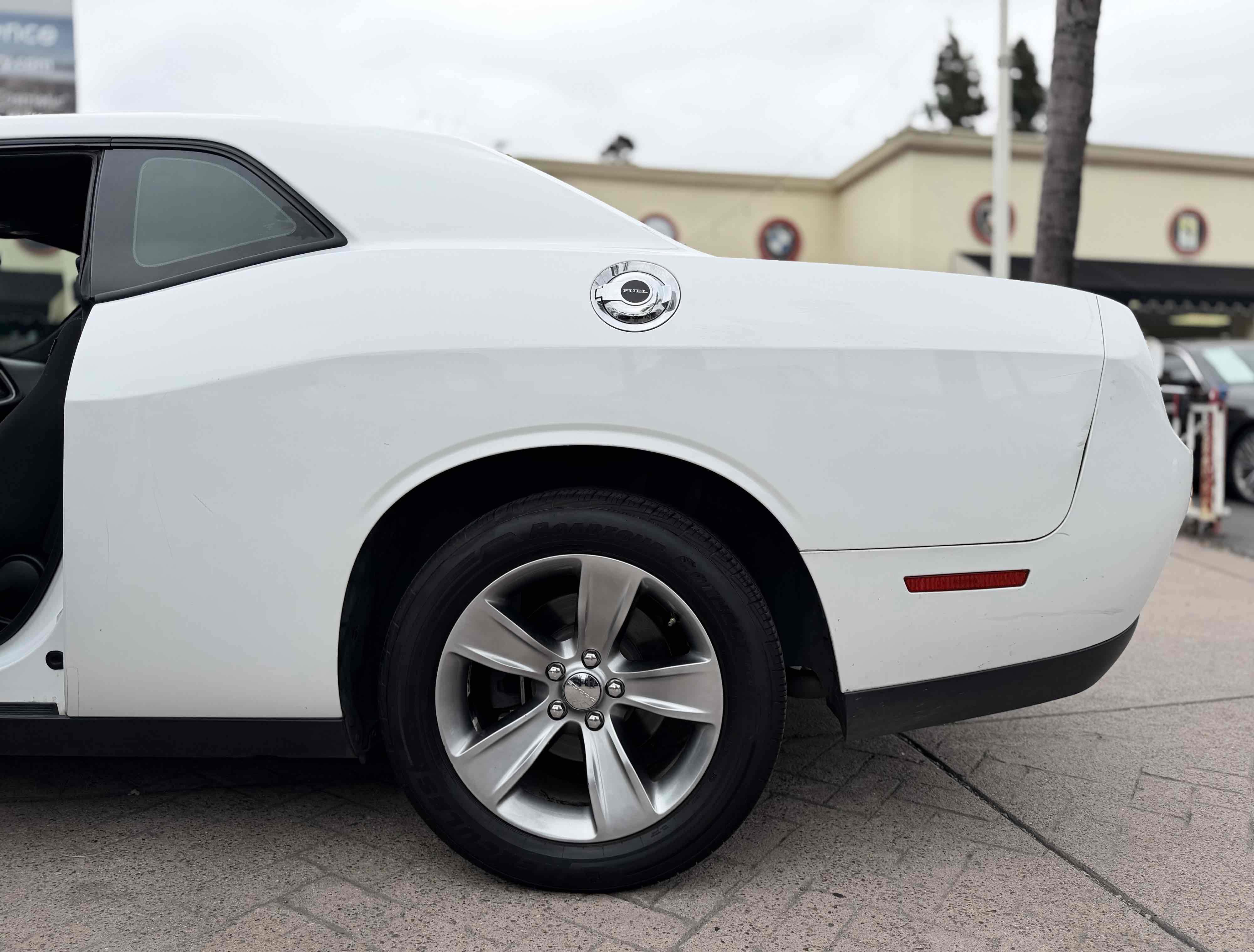 Used 2015 Dodge Challenger SXT RWD image 8