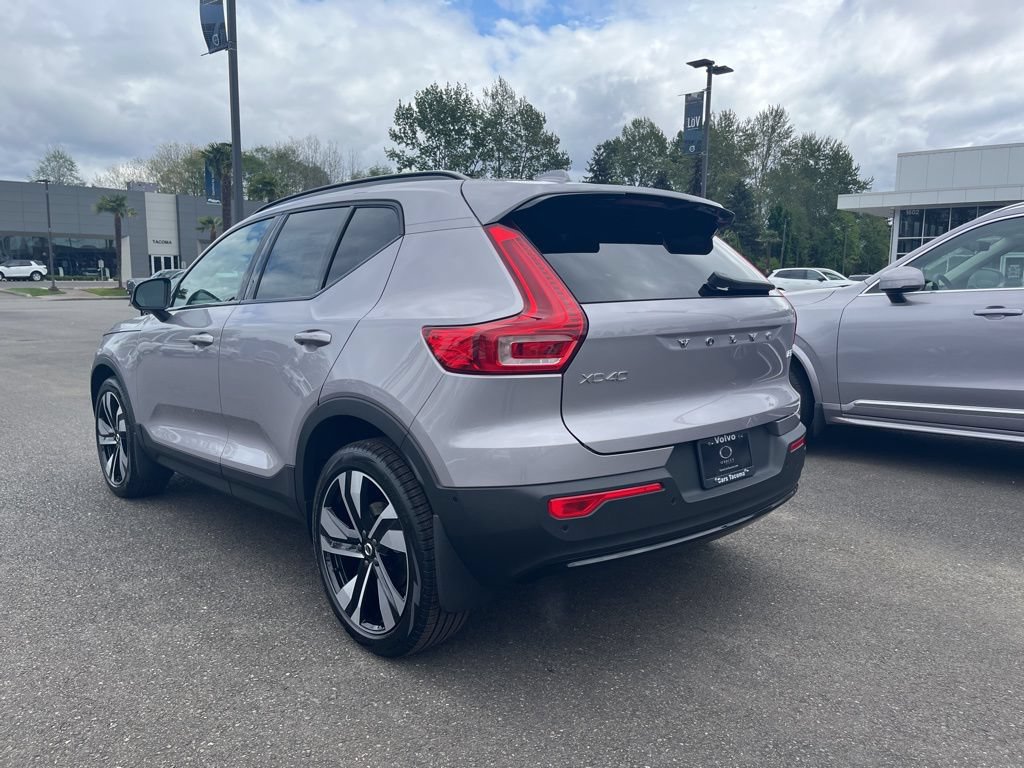New 2026 Volvo XC40 B5 Ultra w/ Climate Package AWD/4WD image 3