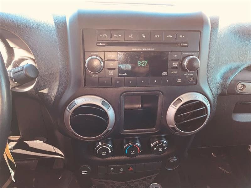 Used 2017 Jeep Wrangler Unlimited Sport w/ Connectivity Group image 35