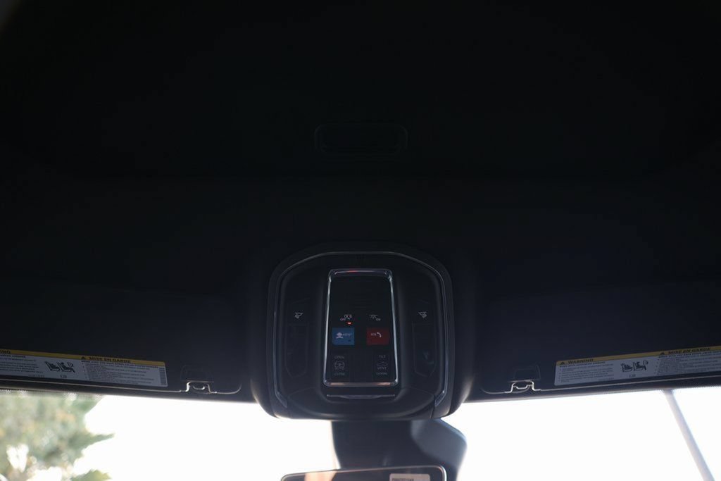 Used 2025 Jeep Grand Cherokee Laredo X w/ Trailer Tow Package AWD/4WD image 37