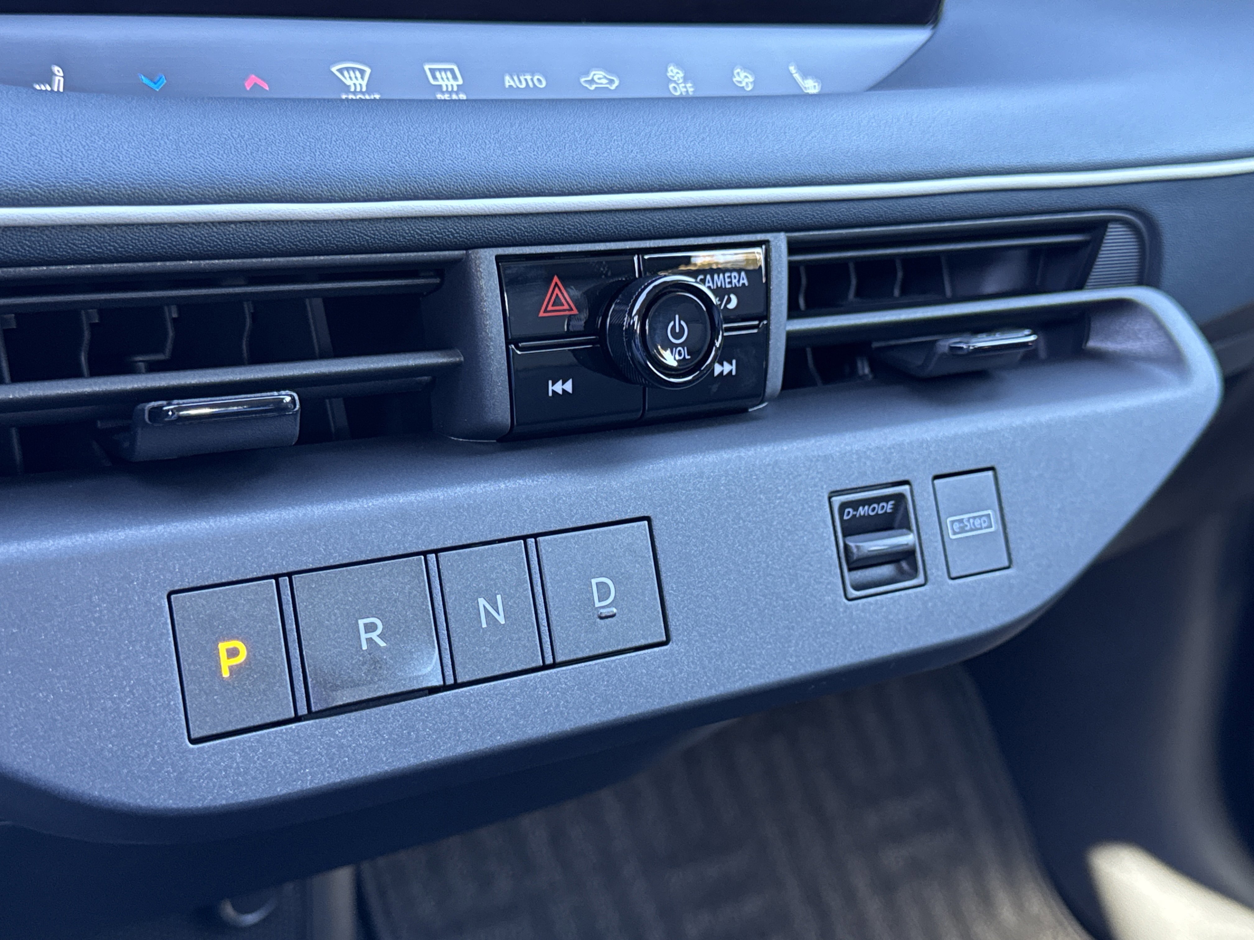 New 2026 Nissan Leaf SV+ w/ Floor Mat Package (SV+) image 28