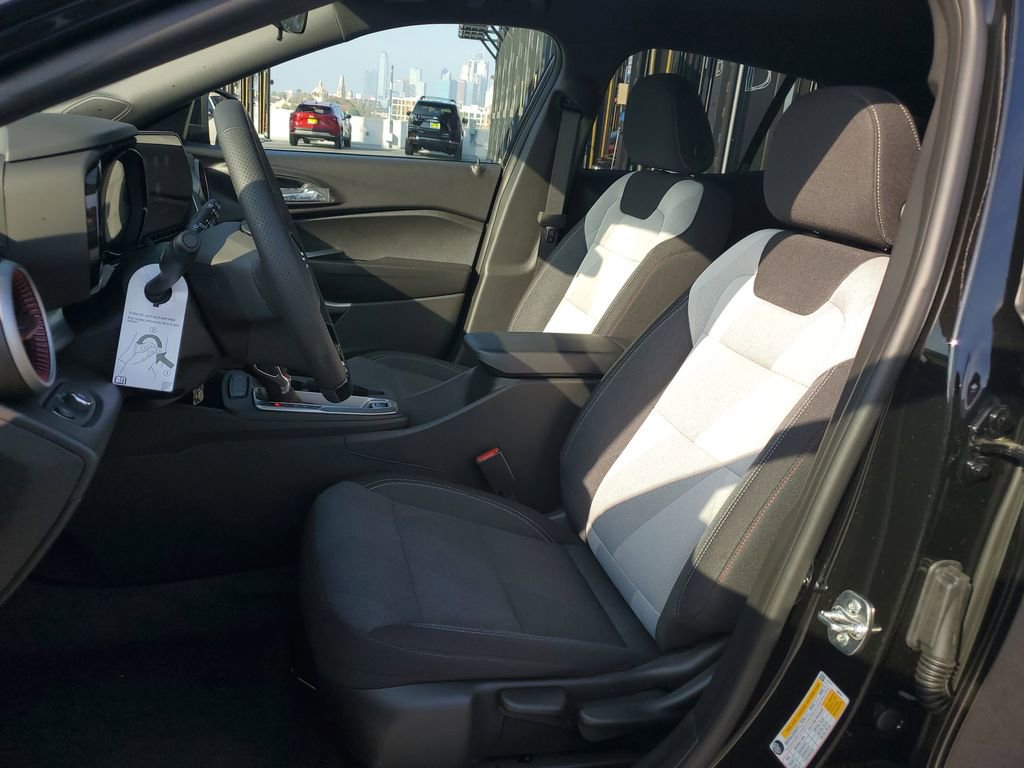 New 2026 Chevrolet Trax RS image 8