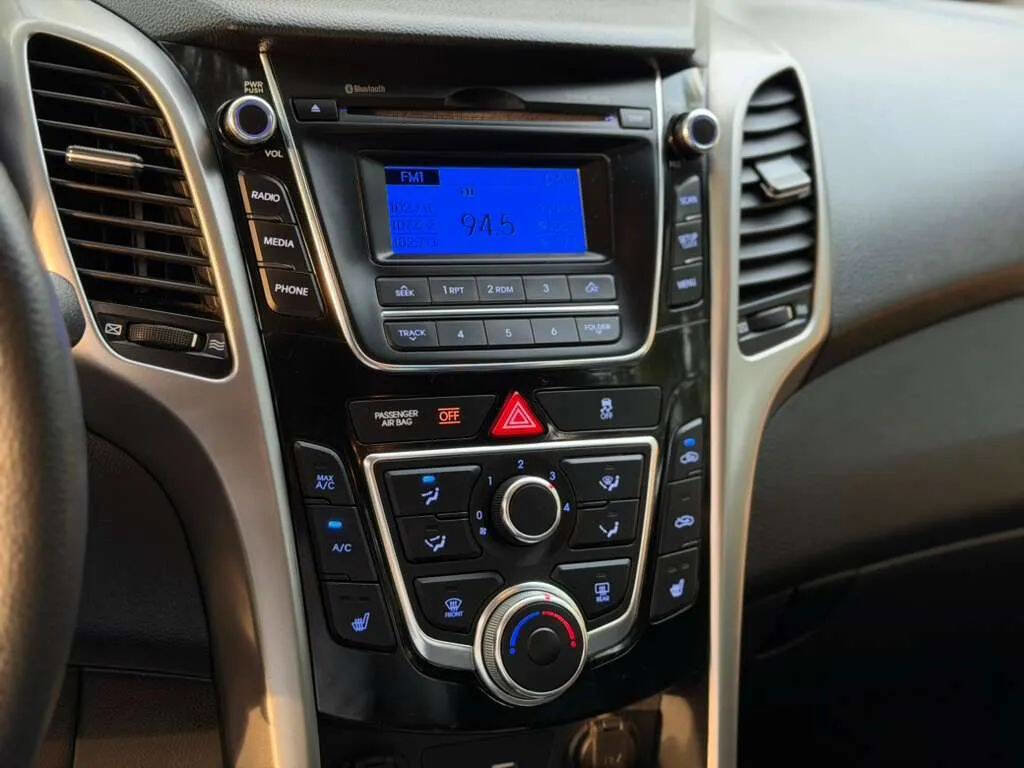 Used 2016 Hyundai Elantra GT image 13