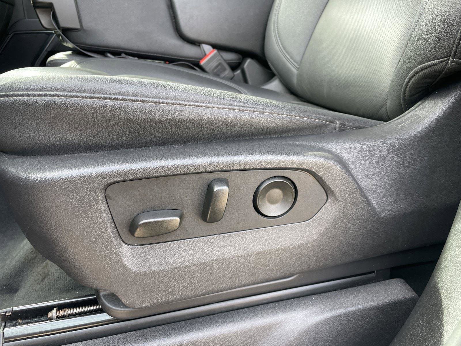 Used 2025 GMC Sierra 1500 SLT image 12