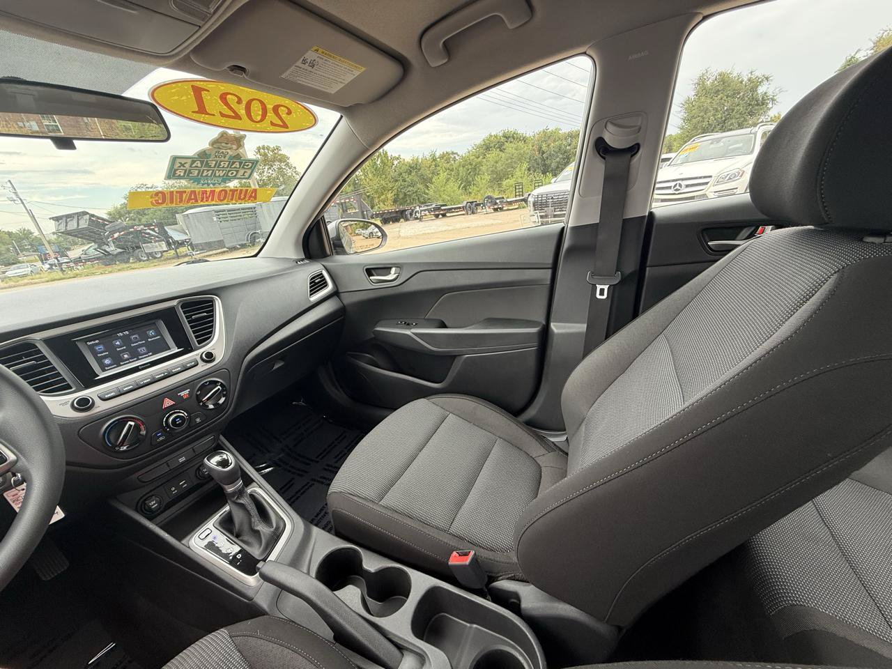 Used 2021 Hyundai Accent SE FWD image 28