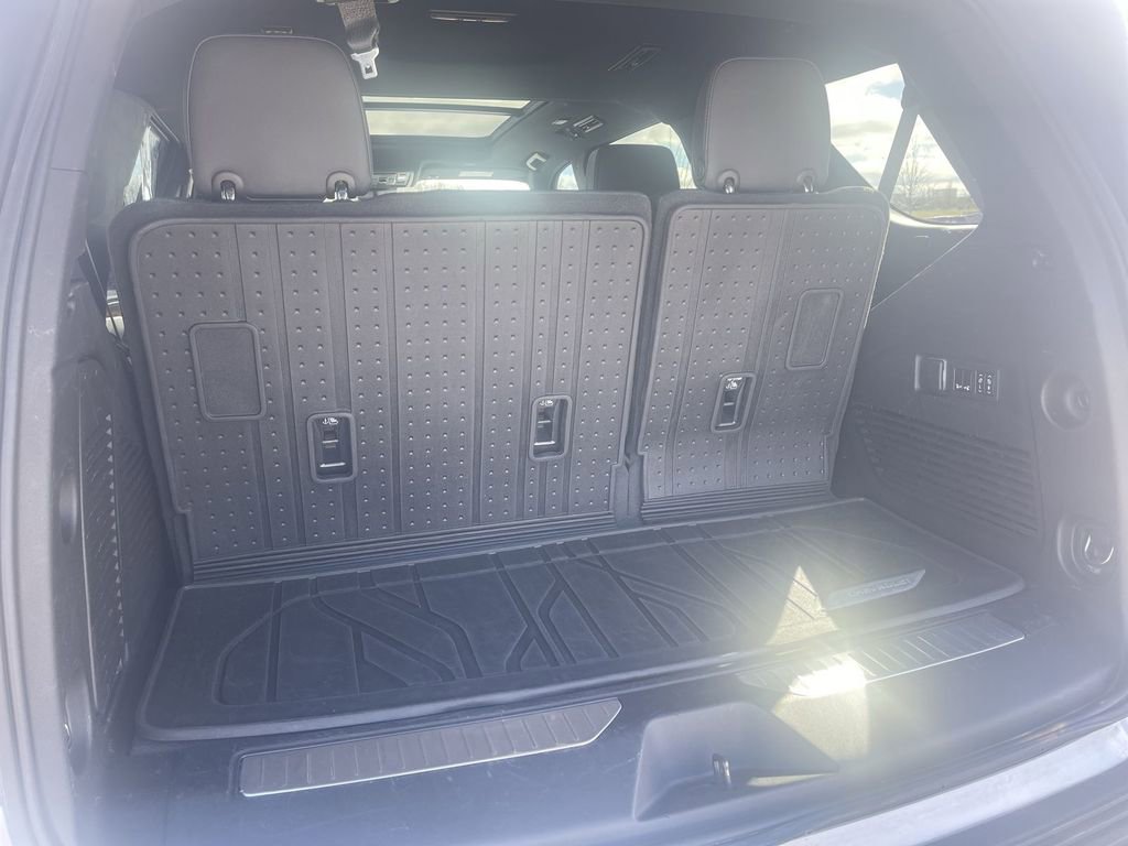 Used 2023 Chevrolet Tahoe Premier w/ Premium Package image 14