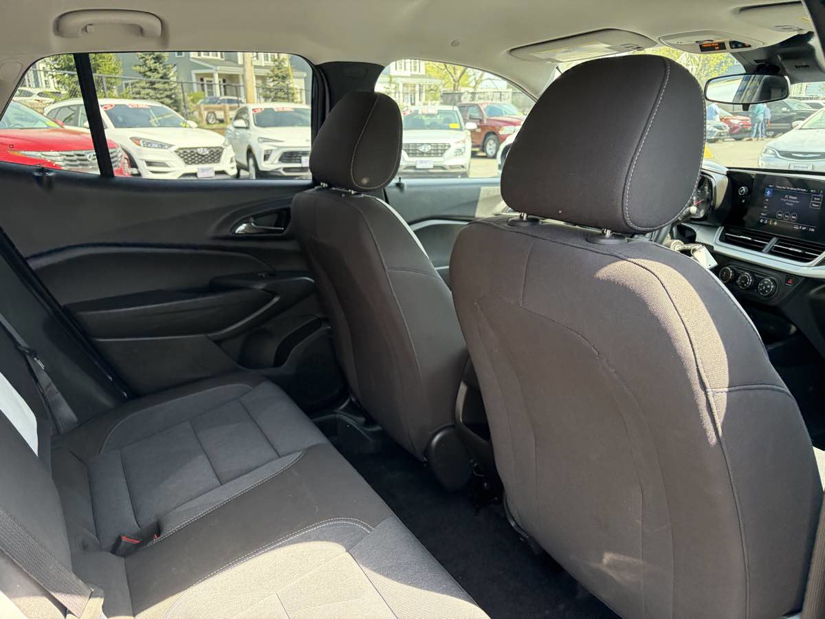 Used 2024 Chevrolet Trax LS FWD image 24