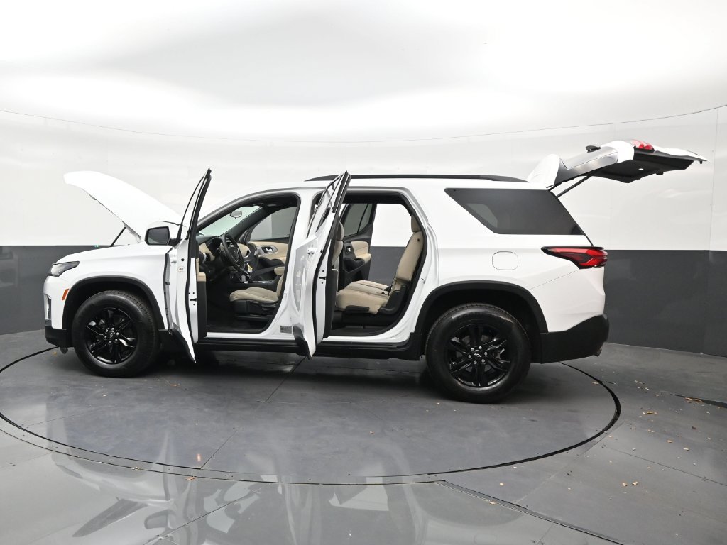 Used 2022 Chevrolet Traverse LS w/ Midnight/Sport Edition FWD image 30