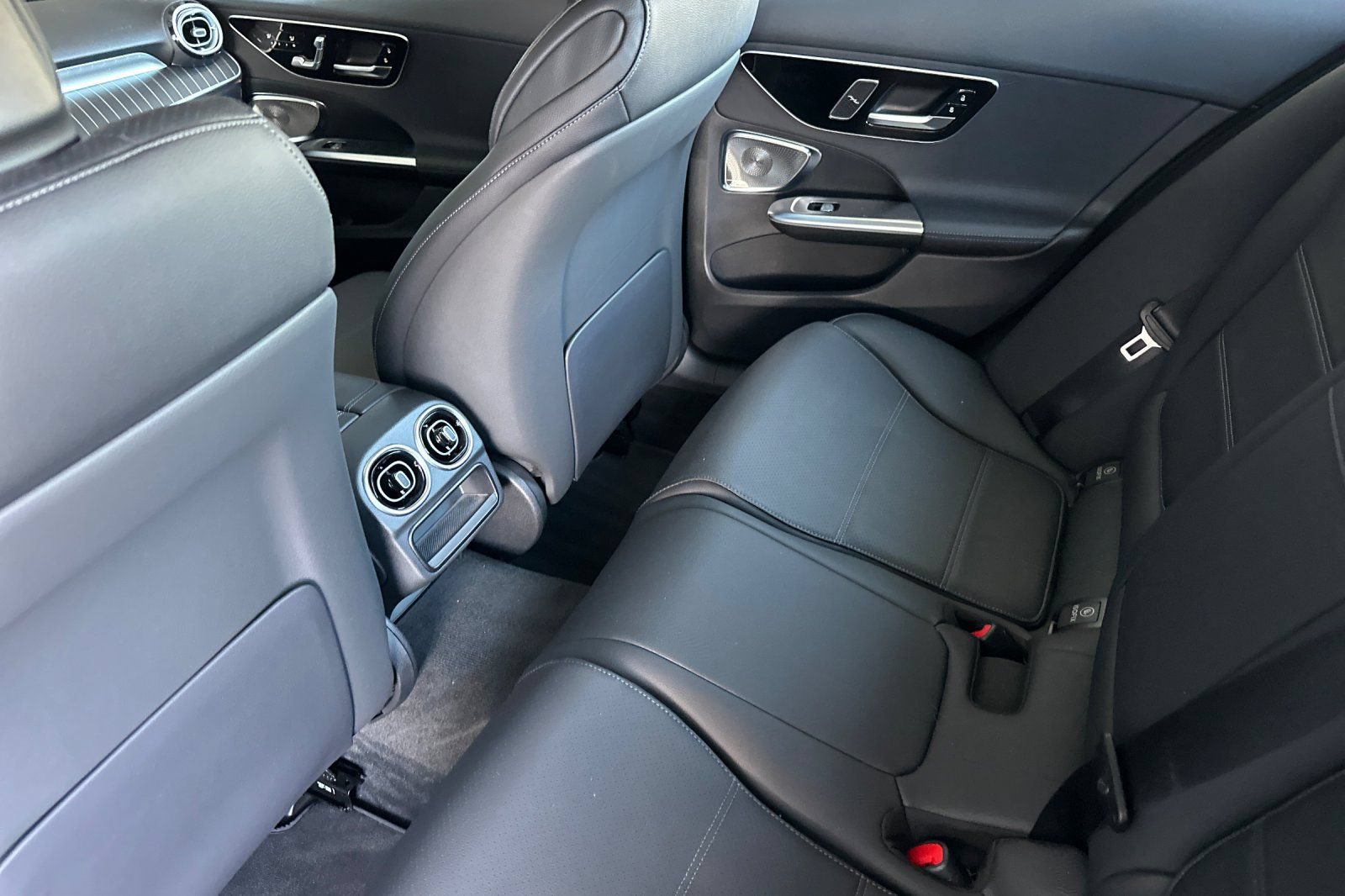 Used 2023 Mercedes-Benz C 300 Sedan image 12