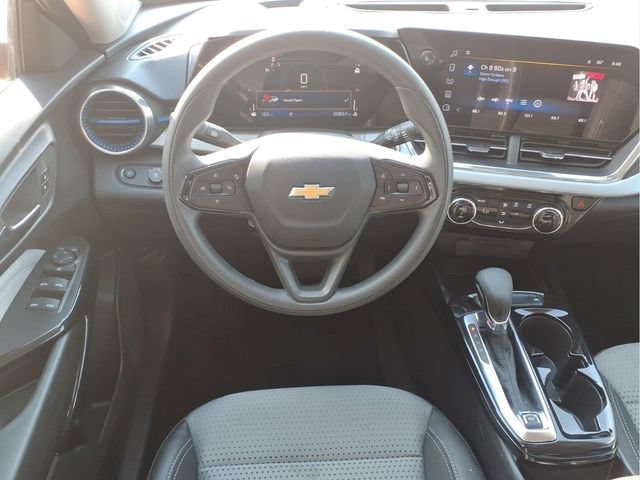 Used 2026 Chevrolet Trax LT FWD image 19