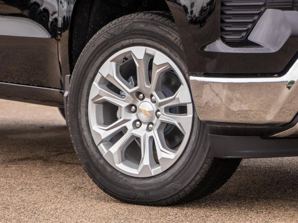 Used 2025 Chevrolet Silverado 1500 LTZ AWD/4WD image 9