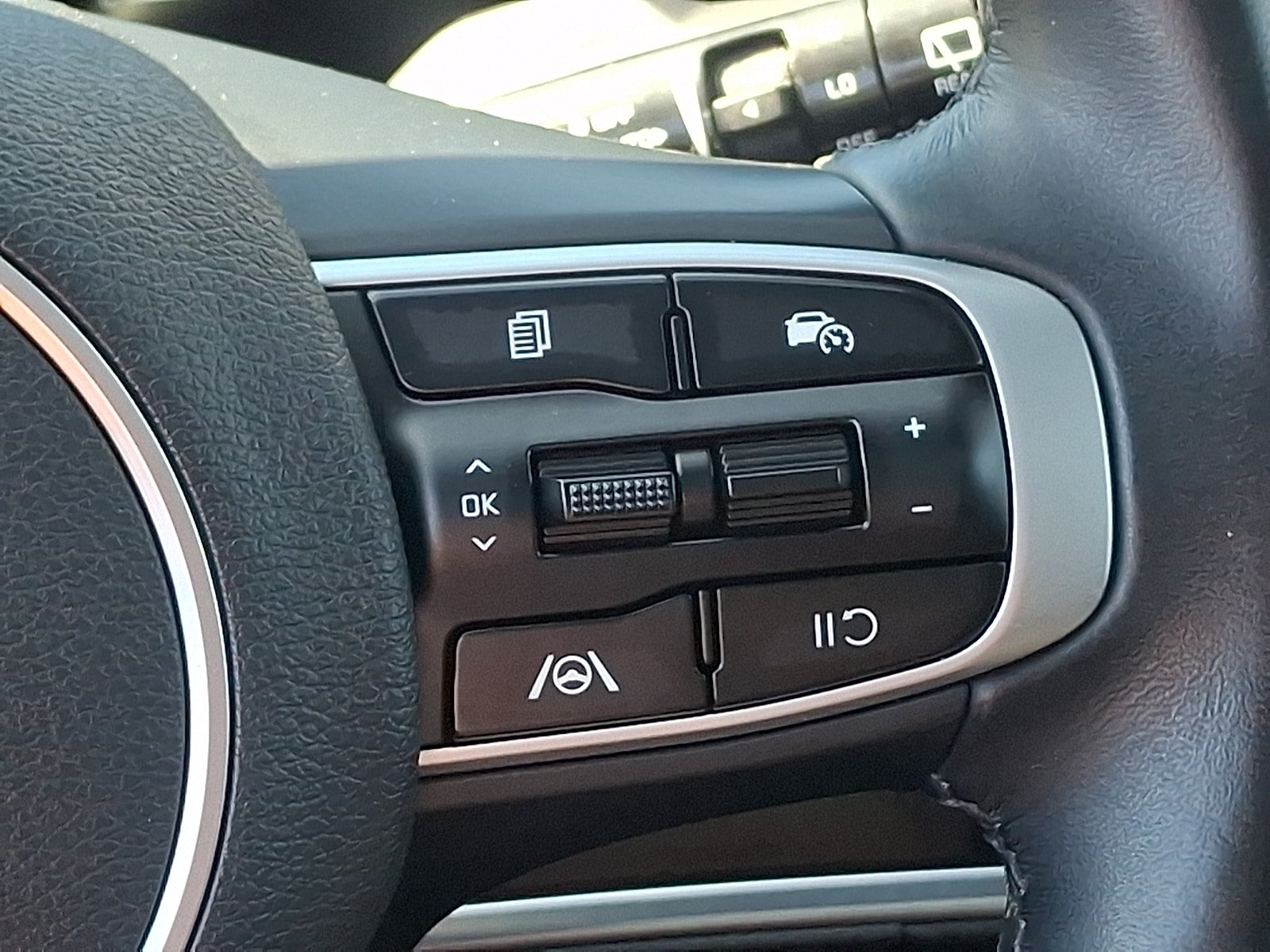 Used 2025 Kia Sportage X-Line w/ Premium Package AWD/4WD image 23