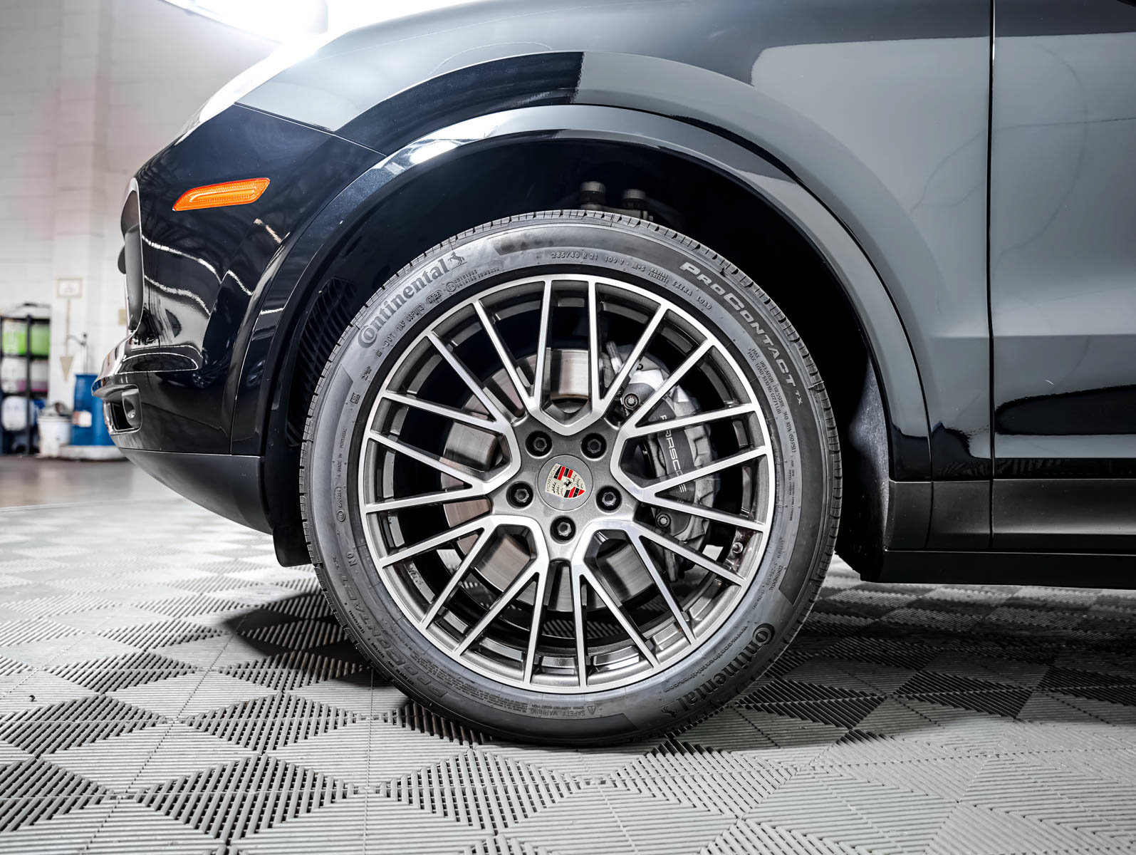 Certified 2023 Porsche Cayenne w/ Premium Package AWD/4WD image 12