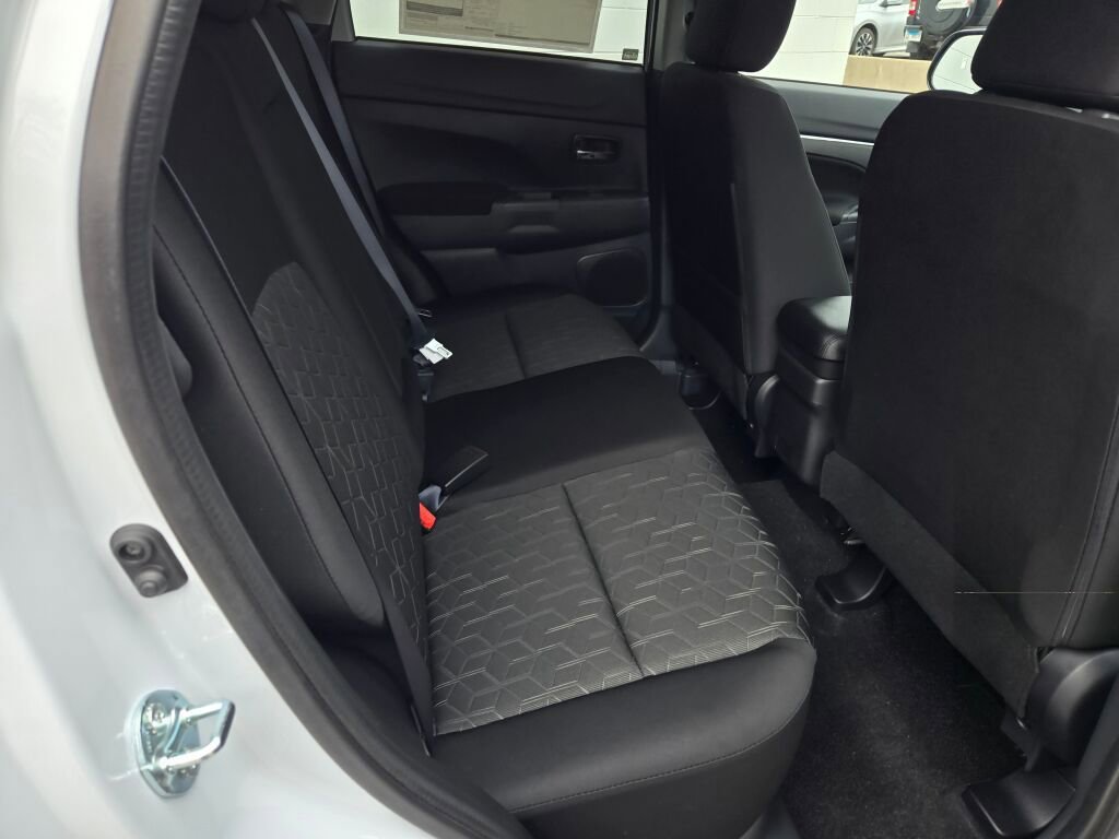 Used 2026 Mitsubishi Outlander Sport ES AWD/4WD image 8