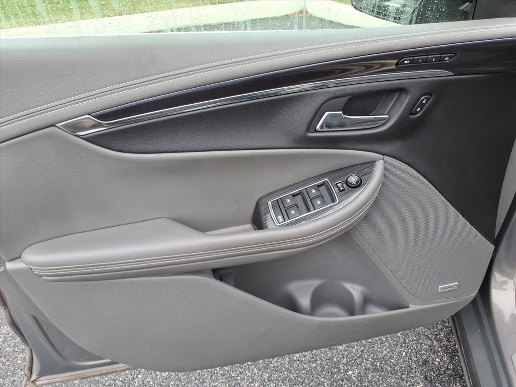 Used 2017 Chevrolet Impala Premier w/ Enhanced Convenience Package FWD image 24