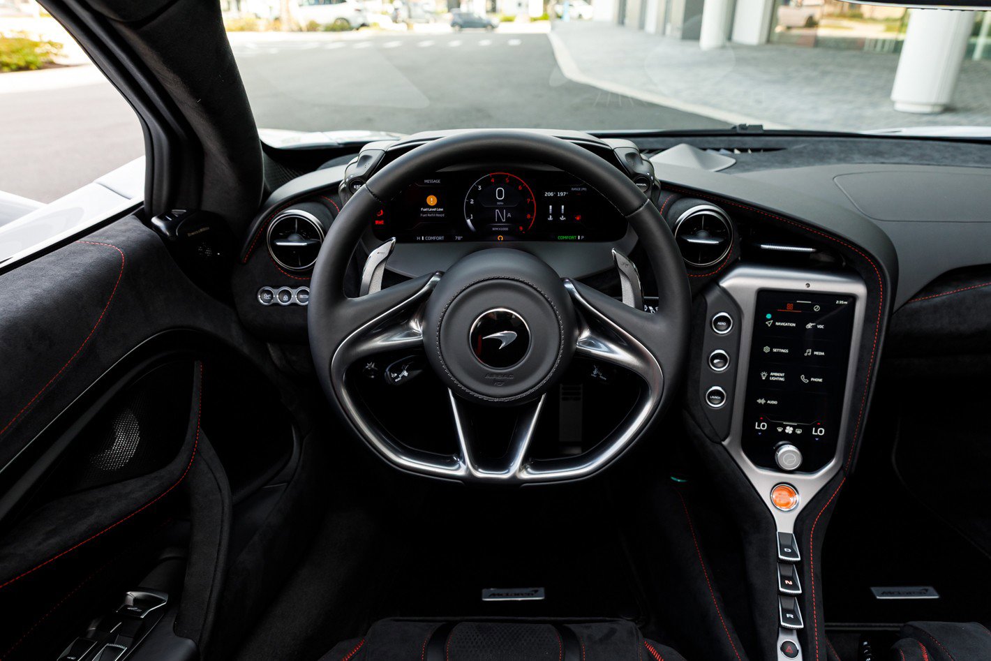 Used 2026 McLaren 750S Spider RWD image 38