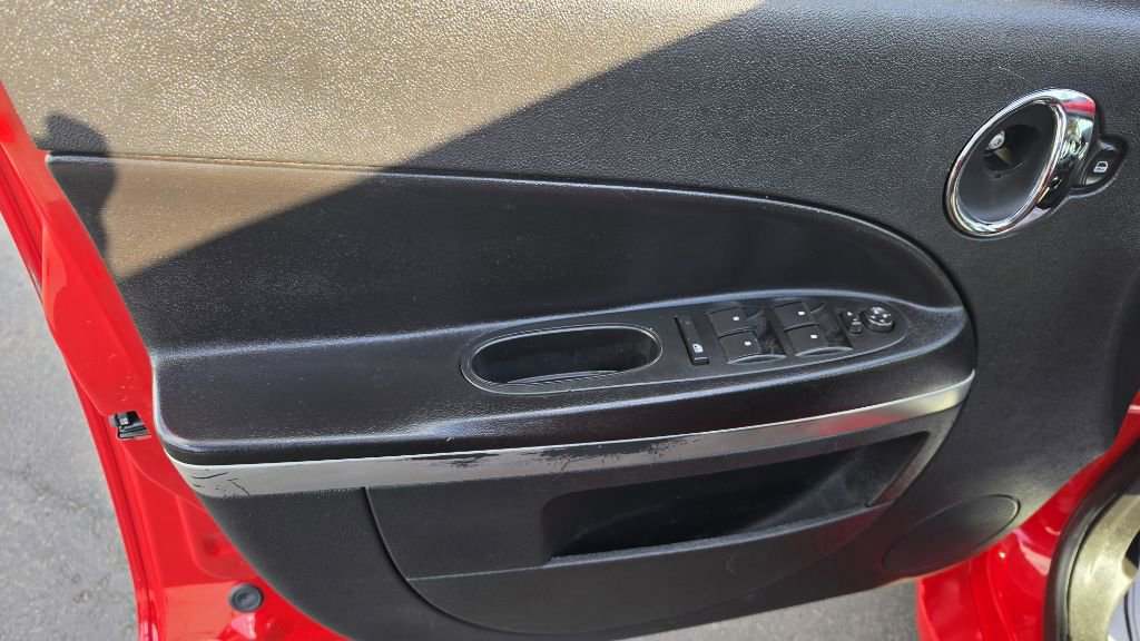 Used 2011 Chevrolet HHR LS FWD image 11