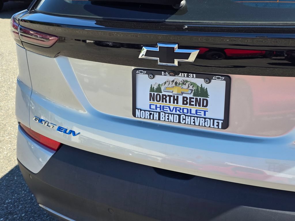 Used 2023 Chevrolet Bolt EUV Premier w/ Sun & Sound Package FWD image 13