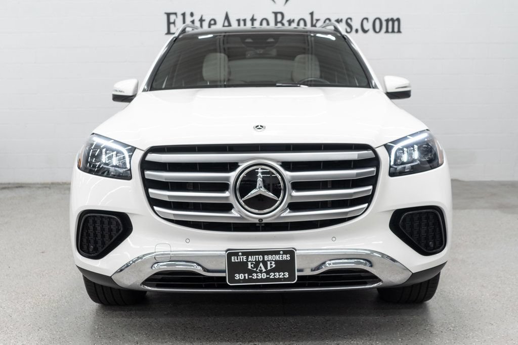 Used 2025 Mercedes-Benz GLS 450 4MATIC image 3