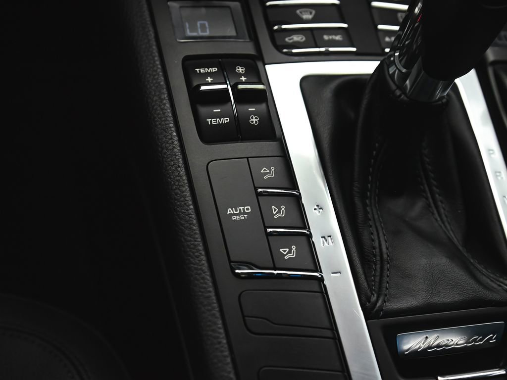 Used 2021 Porsche Macan S image 32