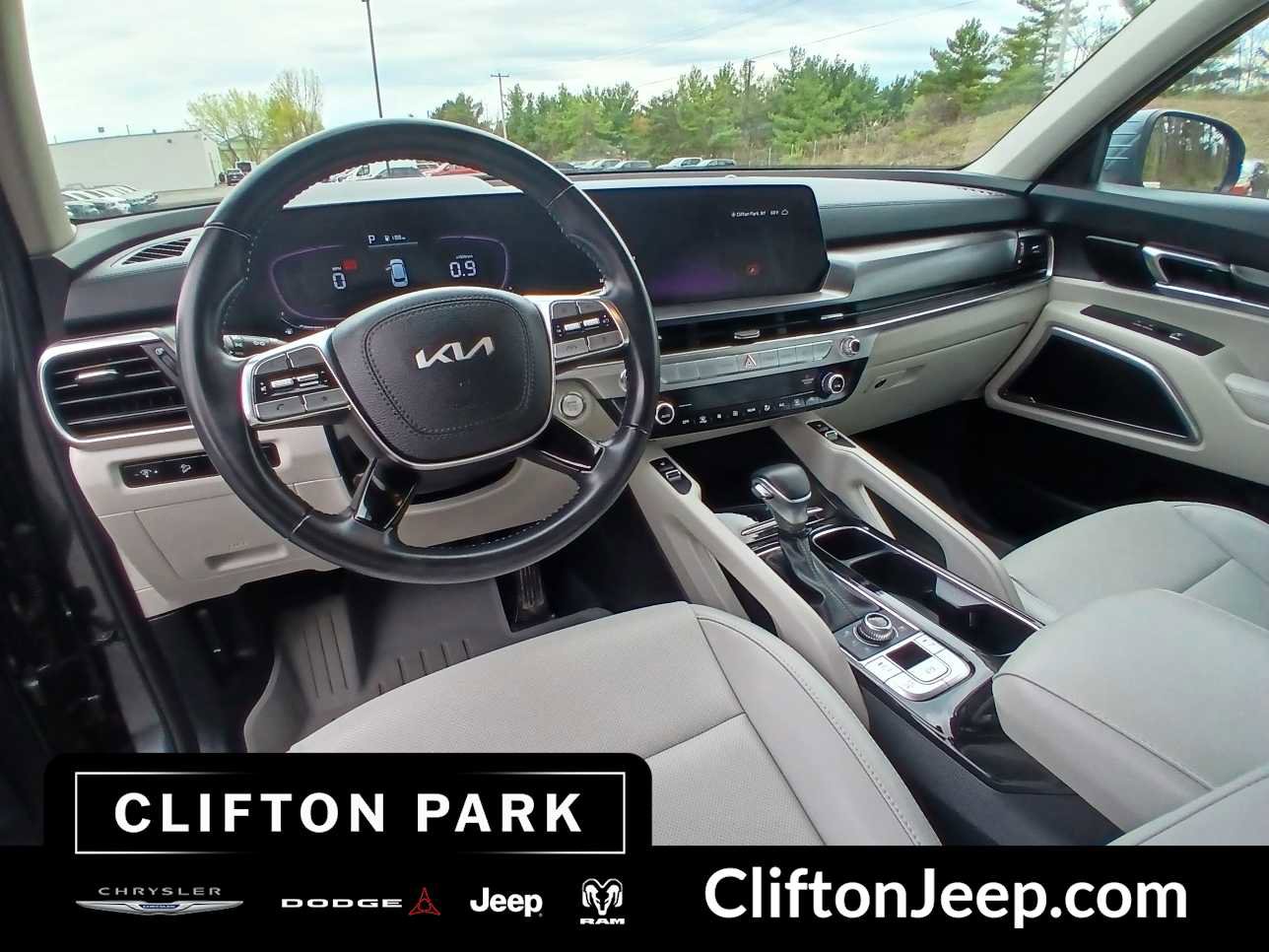 Used 2024 Kia Telluride S AWD/4WD image 11