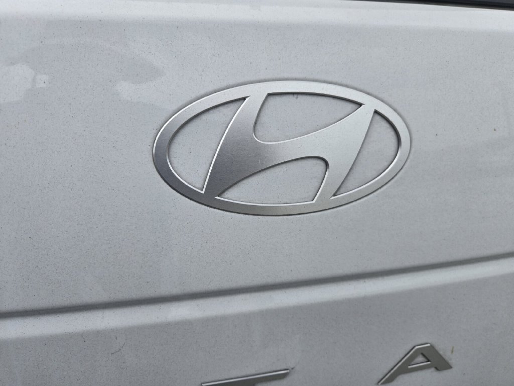 Certified 2025 Hyundai Santa Fe SEL FWD image 9