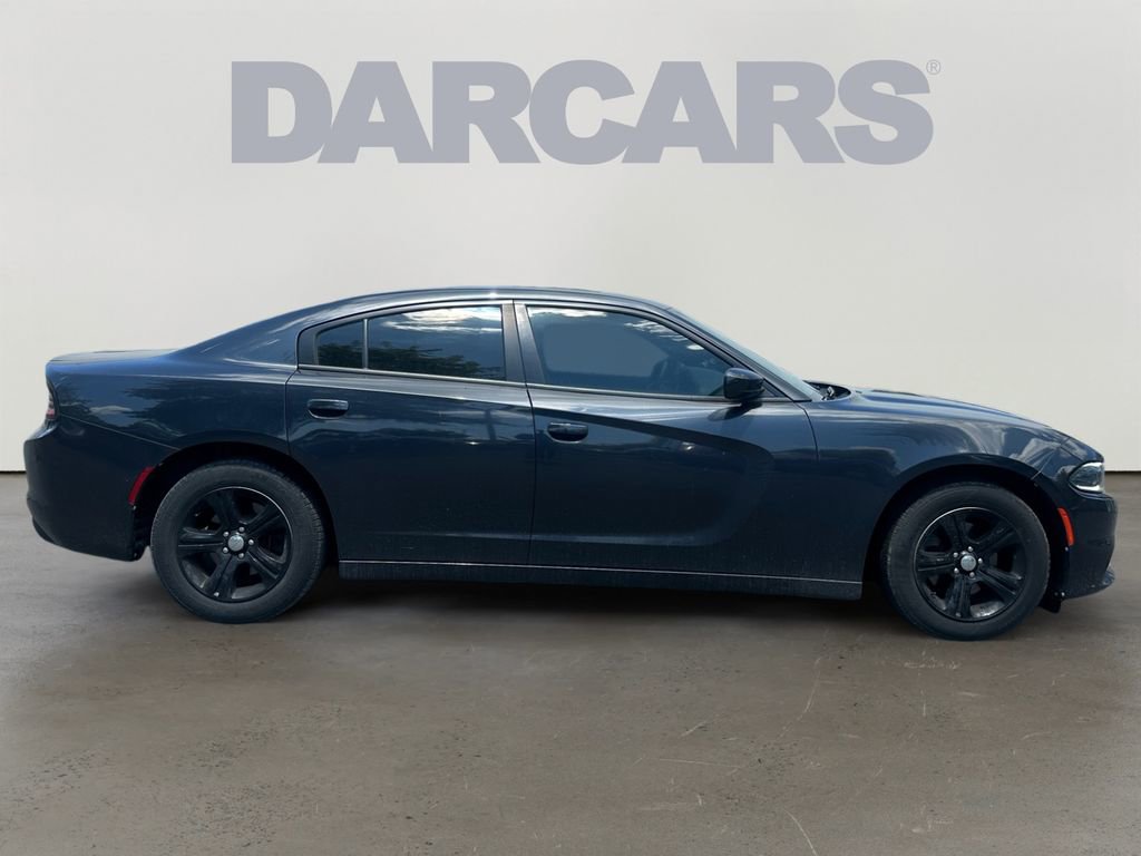 Used 2016 Dodge Charger SE RWD image 8