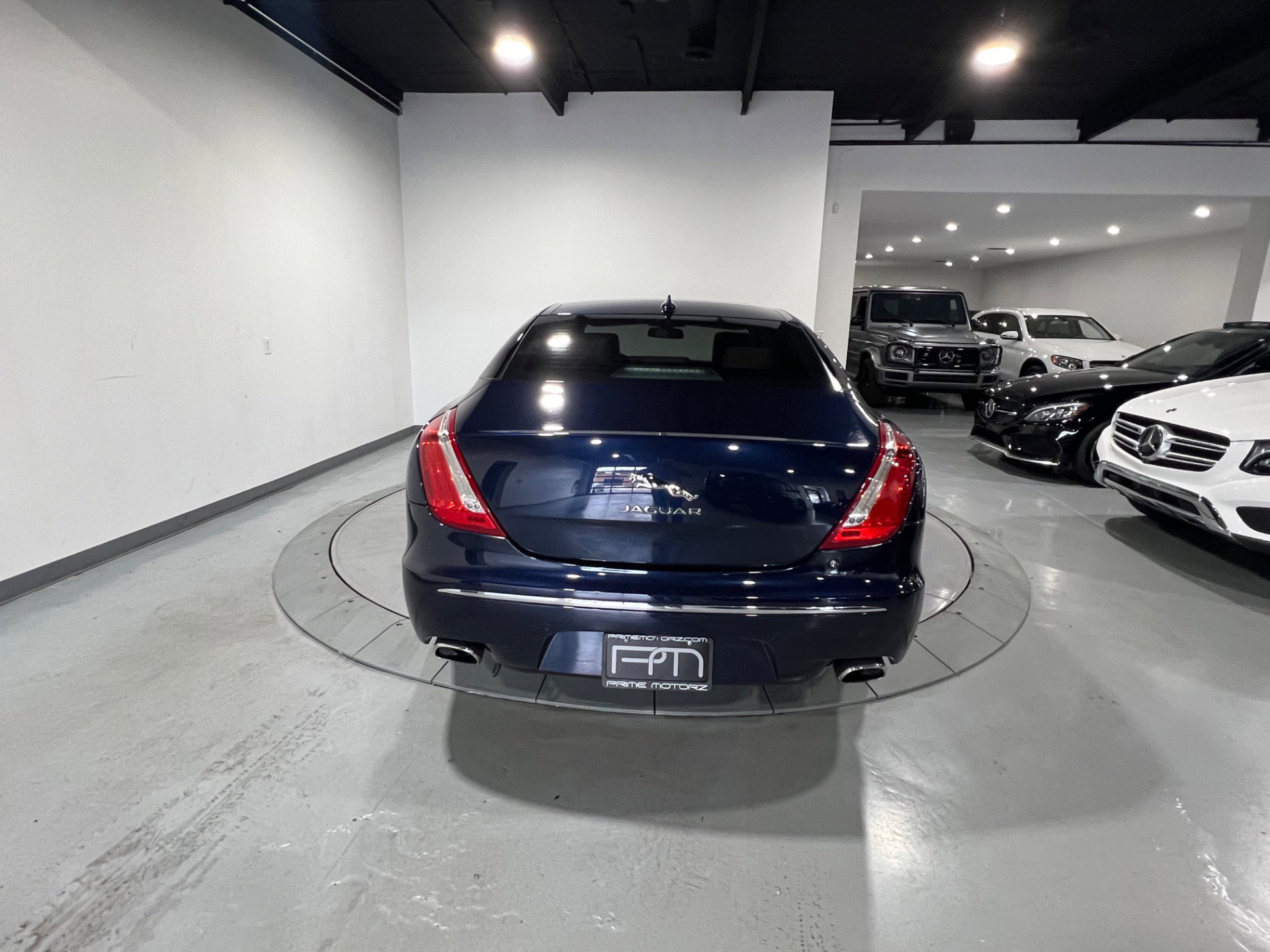 Used 2015 Jaguar XJ L Portfolio RWD image 14