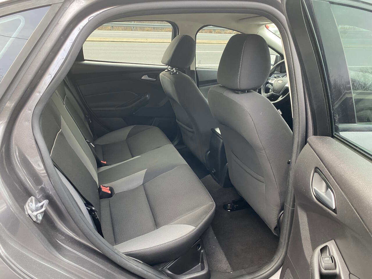 Used 2014 Ford Focus SE image 12