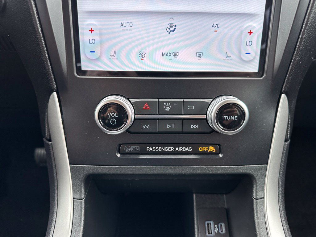 Used 2024 Ford Edge SEL AWD/4WD image 5