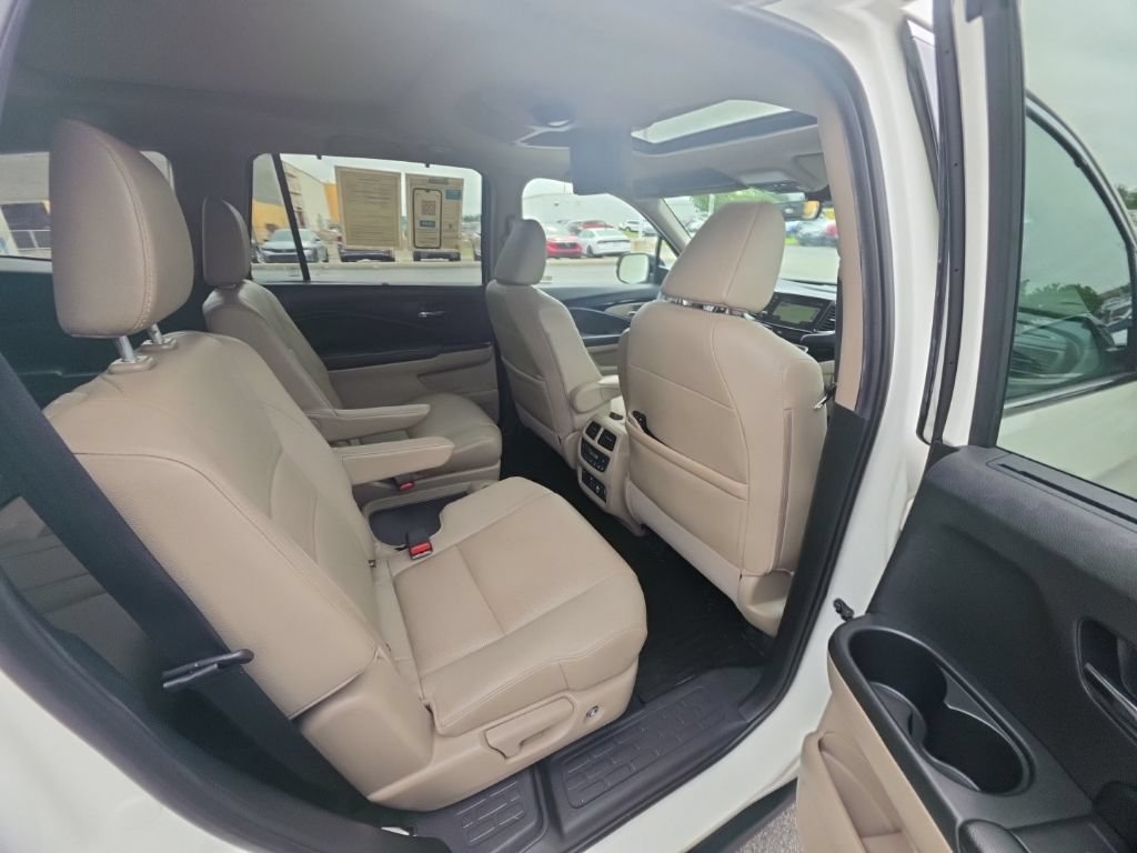 Used 2019 Honda Pilot Elite image 32