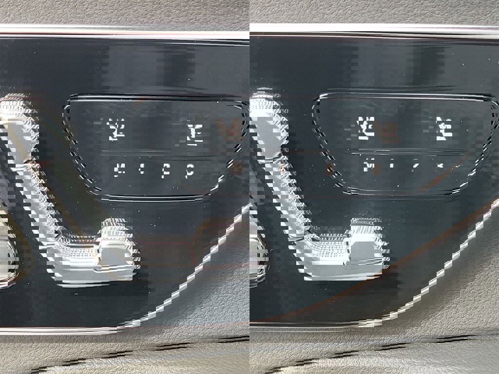 Used 2024 Mercedes-Benz E 350 4MATIC Sedan image 17