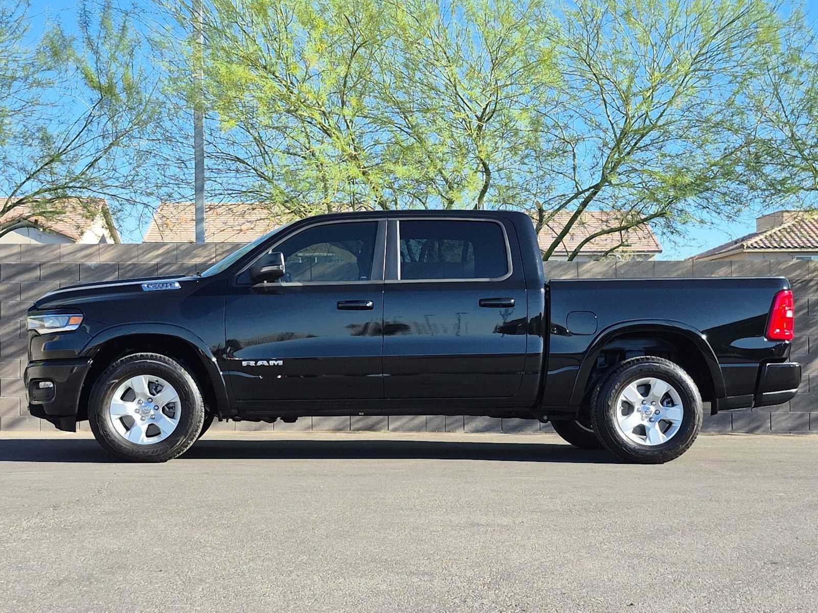 Used 2025 RAM 1500 Big Horn image 6